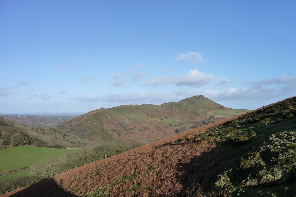 Caer Caradoc (Church Stretton) (Hillfort) by thesweetcheat