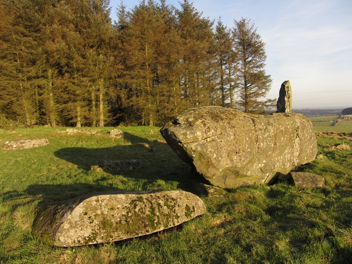 Aikey Brae (Stone Circle) by thelonious
