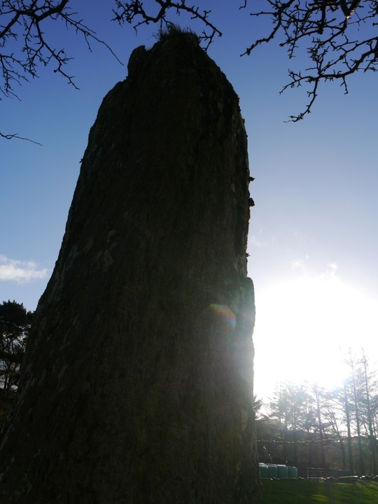 Glanbannoo Upper (Standing Stone / Menhir) by Meic