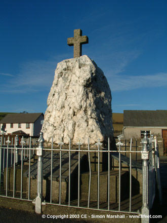 Penrhyn-Coch War Memorial (Standing Stone / Menhir) by Kammer