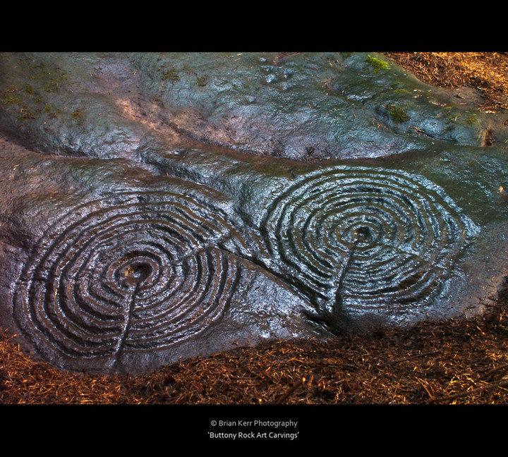 Buttony (Cup and Ring Marks / Rock Art) by rockartwolf