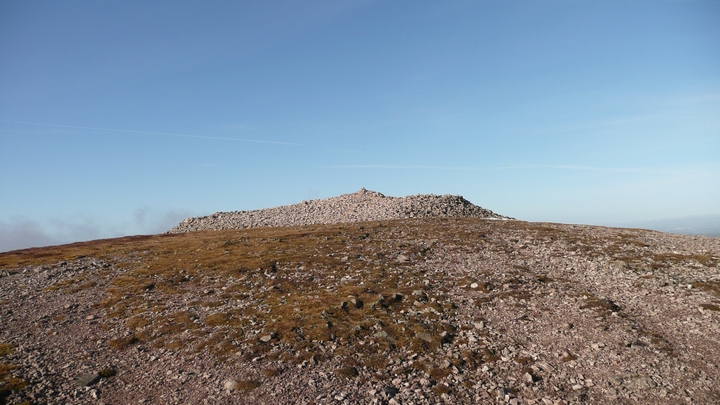Carnethy Hill (Cairn(s)) by thelonious