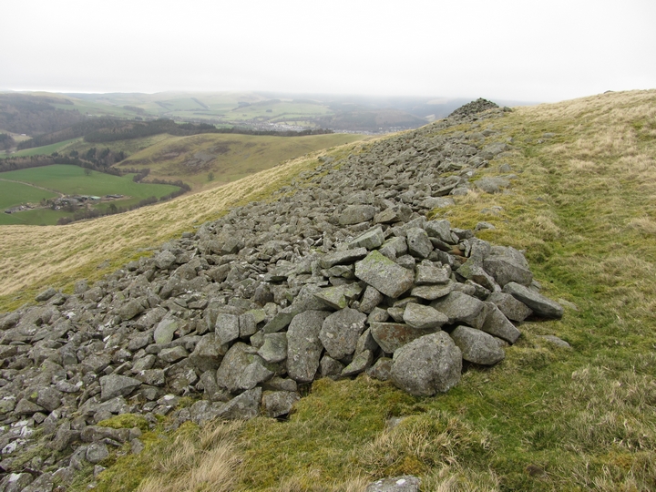 Cademuir Hill (Hillfort) by thelonious