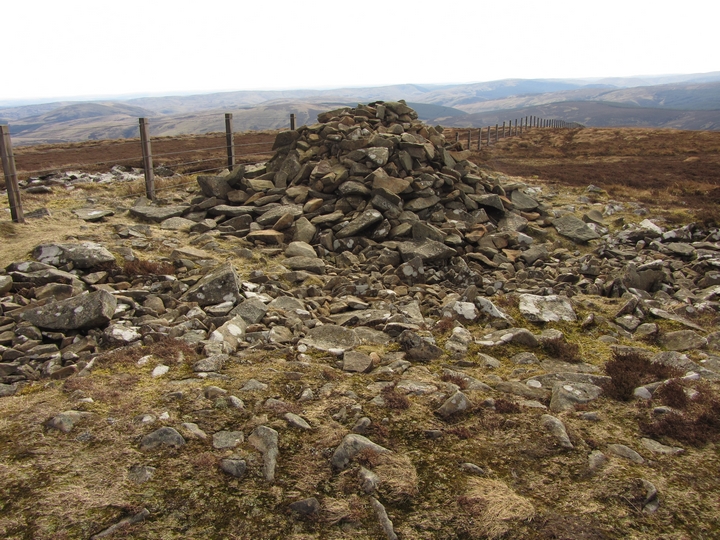 Birks Cairn (Cairn(s)) by thelonious