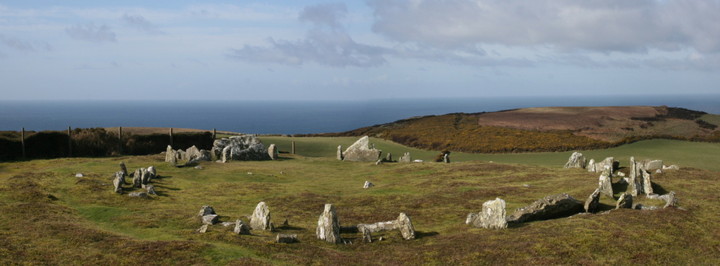 The Mull Circle (Chambered Cairn) by Ravenfeather