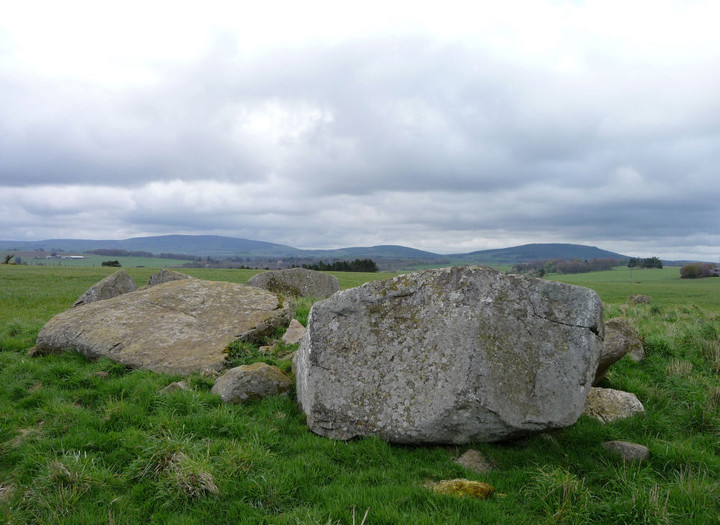 Old Rayne (Stone Circle) by thesweetcheat