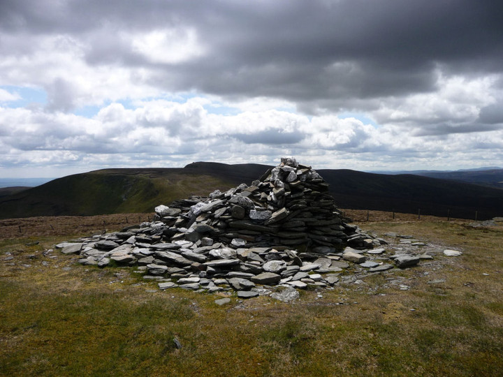 Bwrdd Arthur (Round Cairn) by thesweetcheat