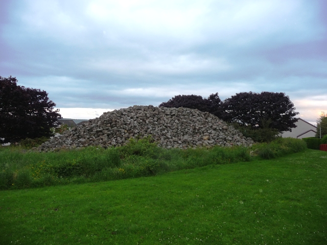 Cairnlee Cairn (Cairn(s)) by drewbhoy