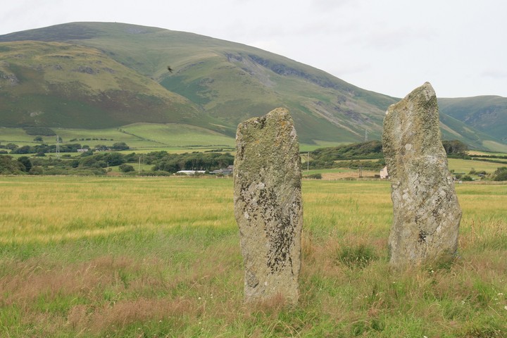 Giant's Grave (Standing Stones) by postman