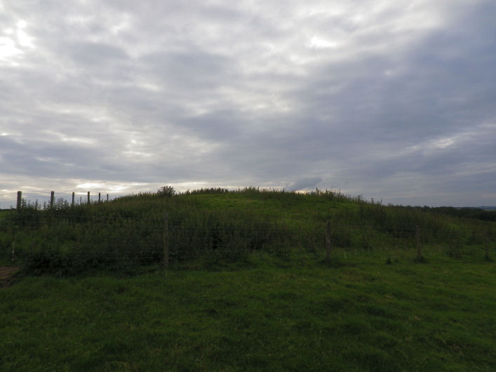 Calton Pastures (Round Barrow(s)) by stubob