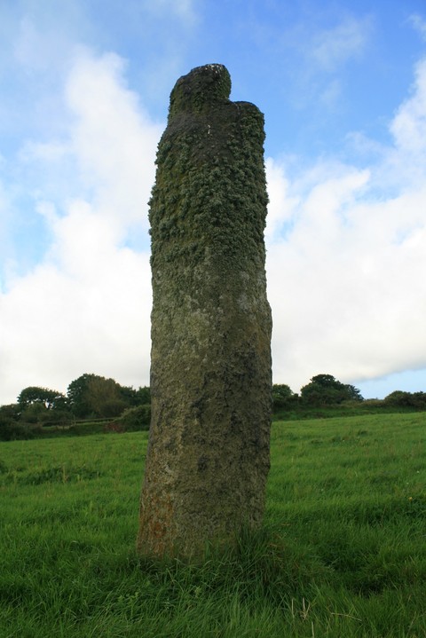 Llangwnnadl Menhir (Standing Stone / Menhir) by postman