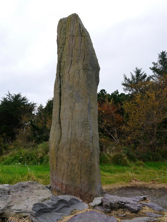 Darrynane More (Standing Stone / Menhir) by Meic