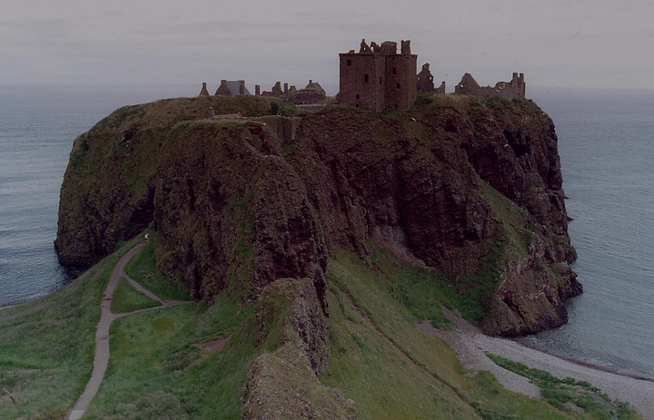 Dunnottar Castle (Cliff Fort) by GLADMAN