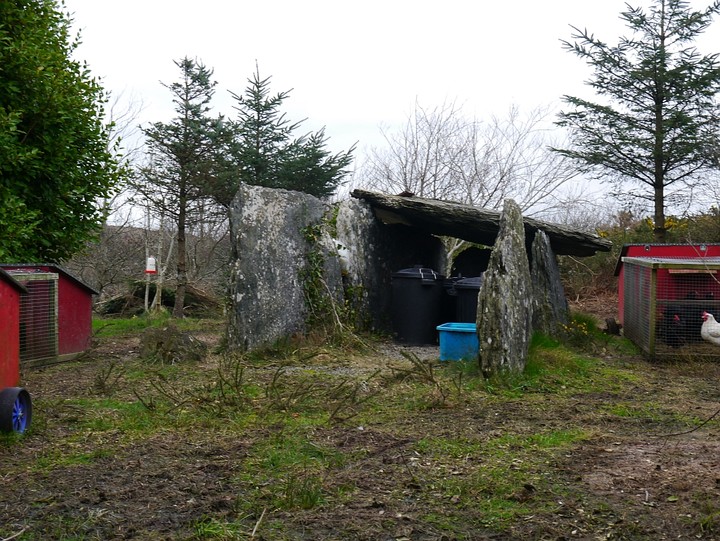 Toormore (Wedge Tomb) by Meic