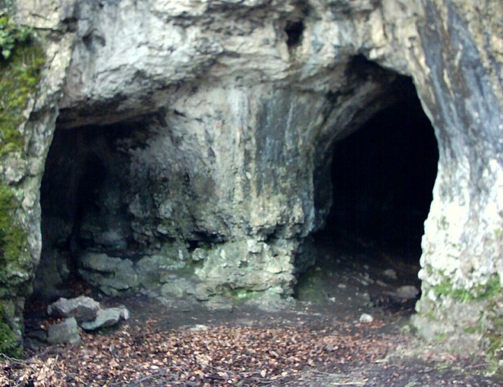 King Arthur's Cave (Cave / Rock Shelter) by chumbawala