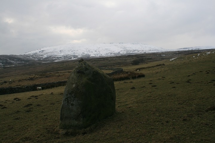 Maen Crwn (Standing Stone / Menhir) by postman