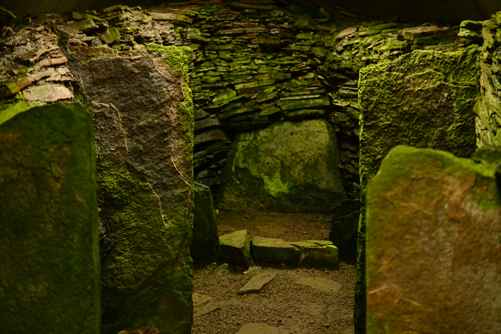 Knowe of Yarso (Chambered Cairn) by thelonious