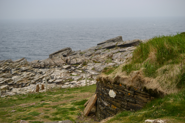Tomb of the Eagles (Chambered Cairn) by thelonious