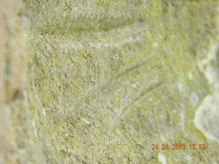 Avenue stone with axe grinding marks (Carving) by harestonesdown