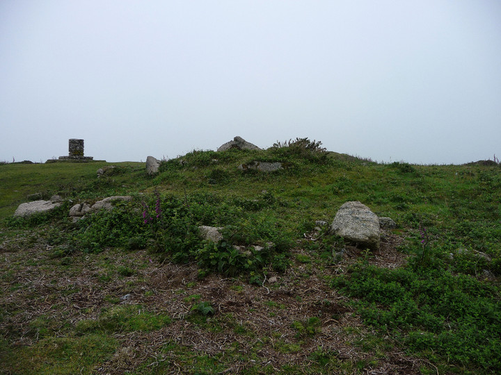 Chapel Carn Brea (Entrance Grave) by thesweetcheat