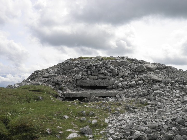 Carrowkeel - Cairn G (Passage Grave) by bawn79