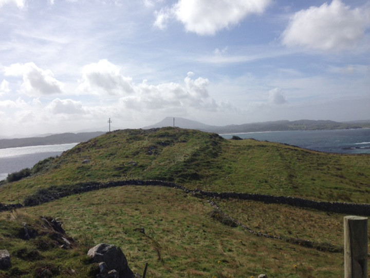 Na Dúnaibh (Stone Fort / Dun) by ryaner