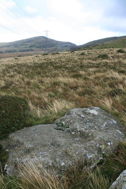 Arrow Stone I Near Ffridd Newydd (Carving) by postman