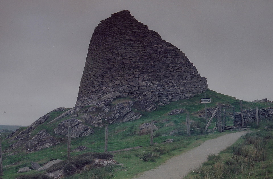 Dun Carloway (Broch) by GLADMAN