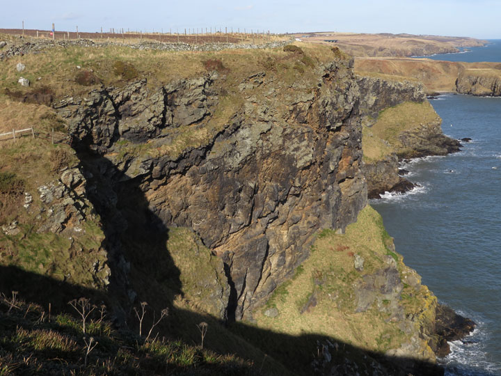 Castle Rock of Muchalls (Promontory Fort) by LesHamilton