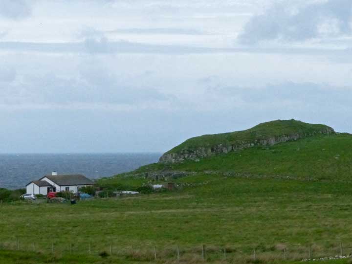 Dun Bornasketaig (Stone Fort / Dun) by LesHamilton