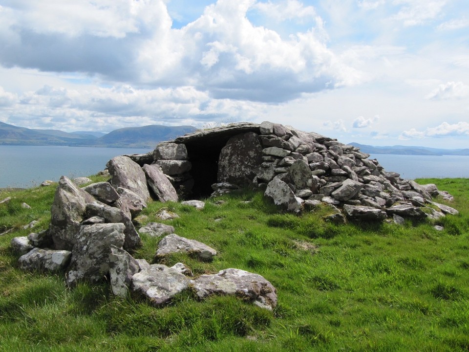 Doonmanagh (Puicin an Chairn) (Wedge Tomb) by tjj