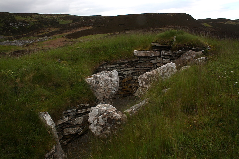 Garrywhin (Chambered Cairn) by GLADMAN