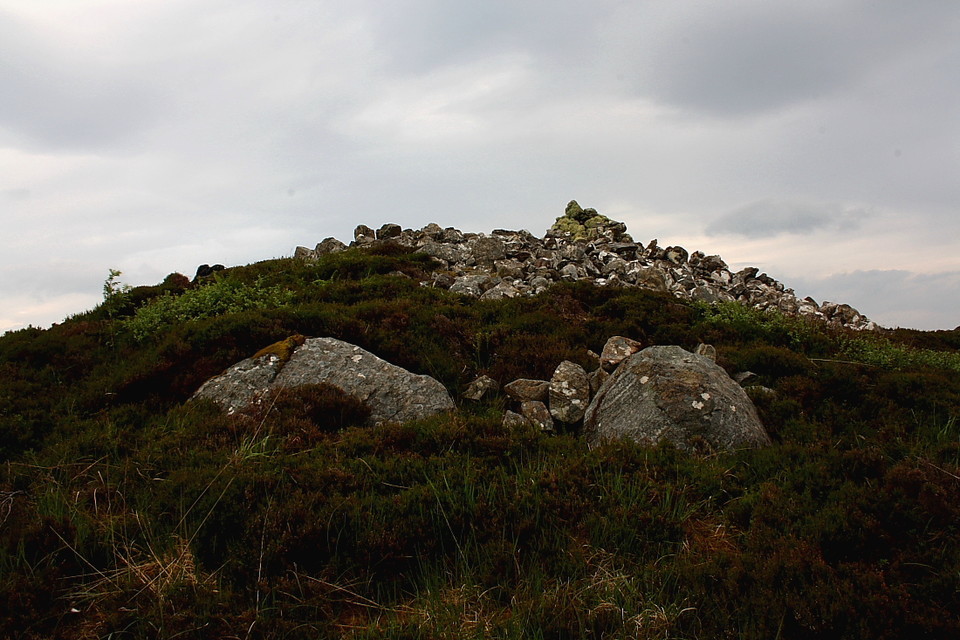 Cnoc An Daimh (Chambered Cairn) by GLADMAN
