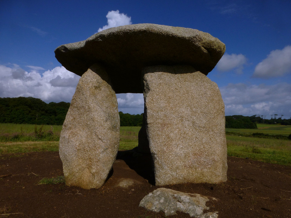 Carwynnen Quoit (Dolmen / Quoit / Cromlech) by thesweetcheat