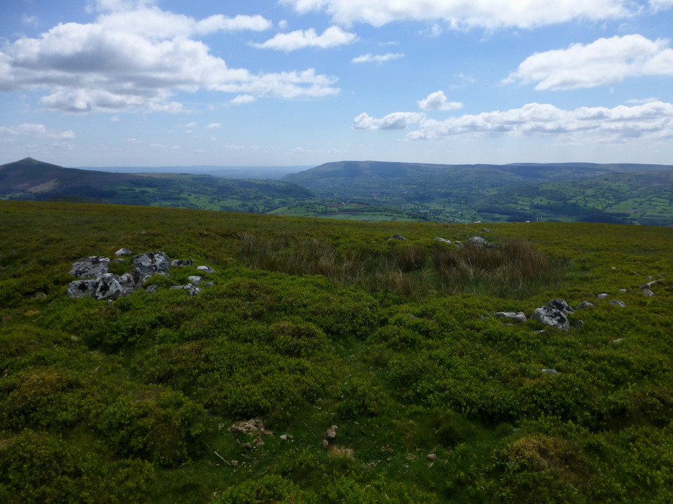 Darren (Crickhowell) (Ring Cairn) by thesweetcheat