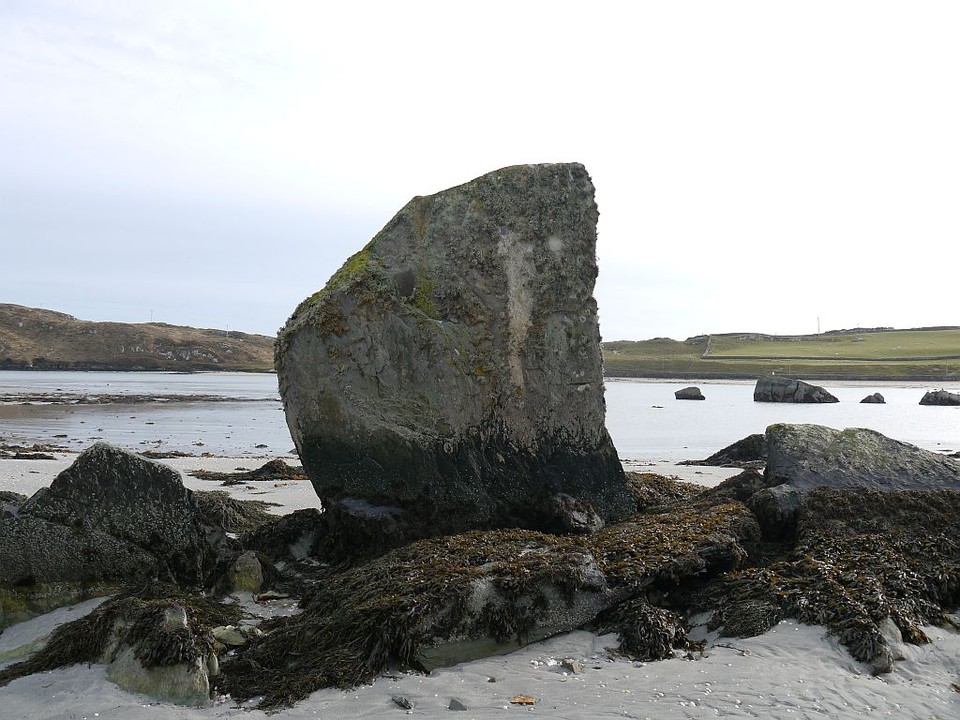 Ballynaule (Standing Stone / Menhir) by Meic