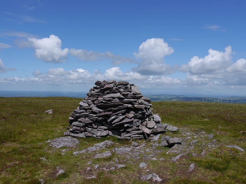 Knocknagappul (Cairn(s)) by Meic