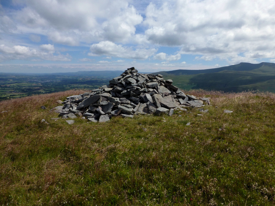 Fan Frynych (Round Cairn) by thesweetcheat