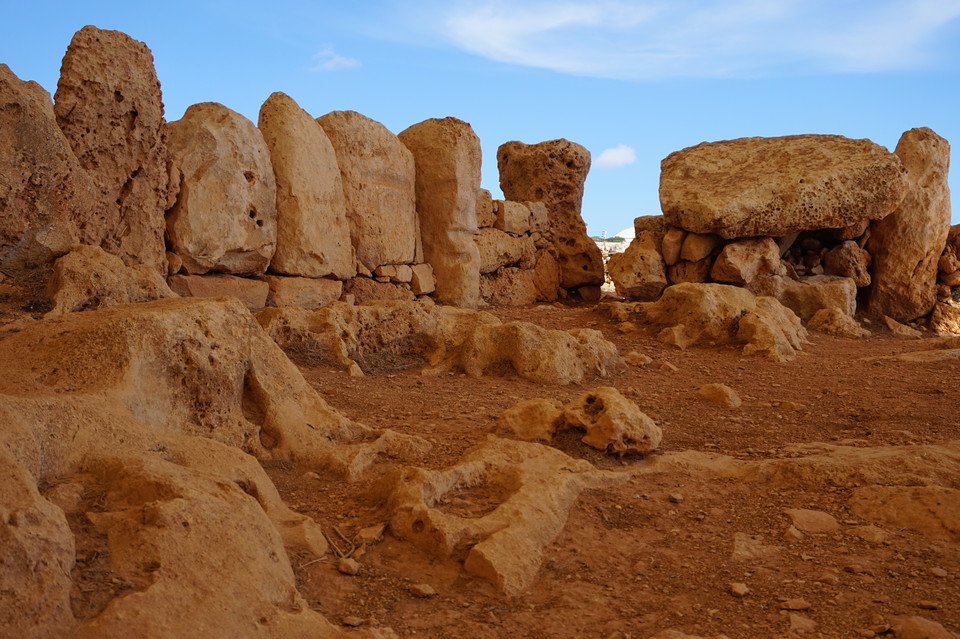Mnajdra (Ancient Temple) by faerygirl
