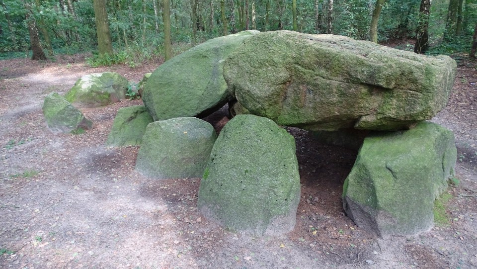 Hünensteine - Lindern (Passage Grave) by Nucleus