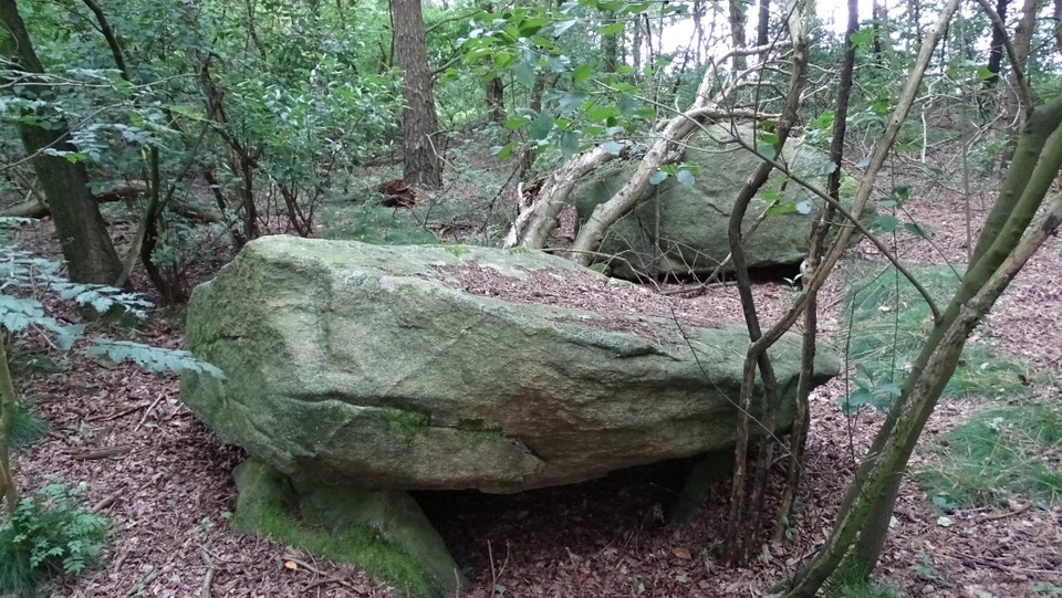 Lahn 5 (Chambered Tomb) by Nucleus