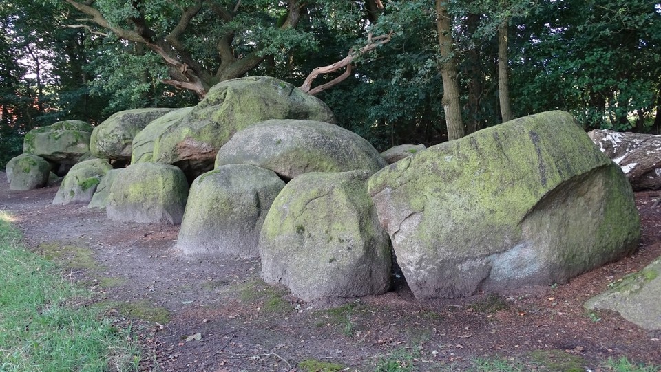 Groß-Stavern 1 (Chambered Tomb) by Nucleus