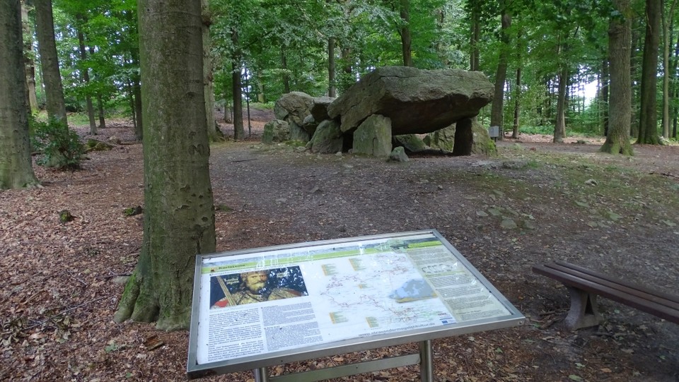 Karlsteine (Chambered Tomb) by Nucleus