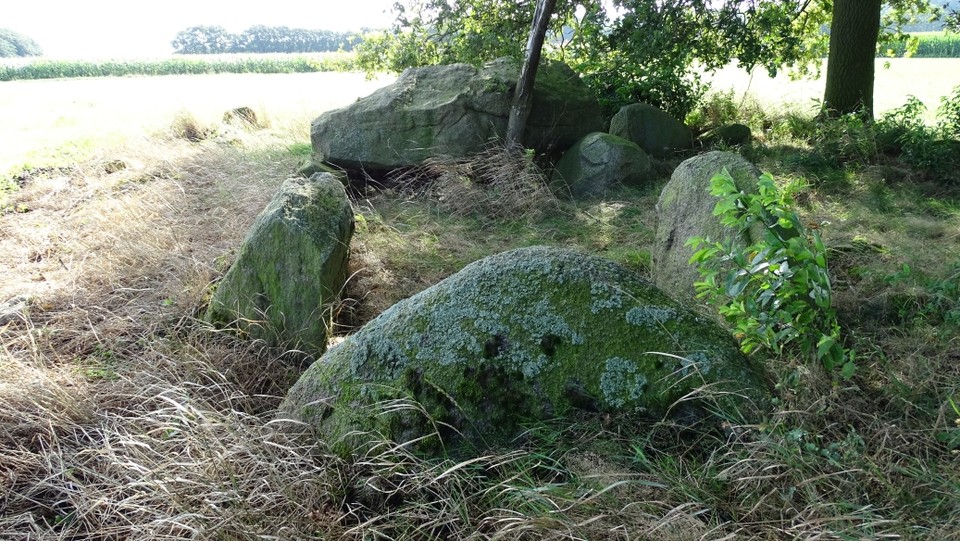 Lintern (Passage Grave) by Nucleus