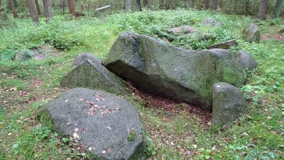 Grumfeld-Ost (Passage Grave) by Nucleus