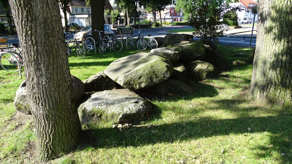 Löningen 1 (Chambered Tomb) by Nucleus