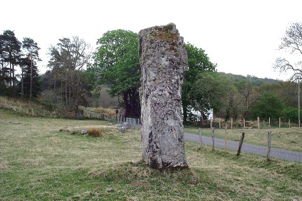 Clach na Carraig (Standing Stone / Menhir) by nickbrand
