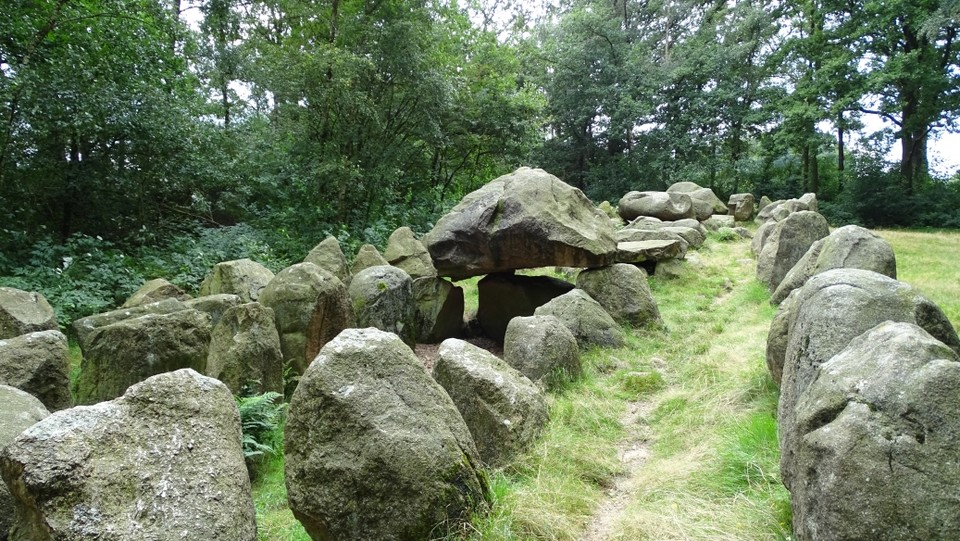 Kleinenknetener Steine 2 (Passage Grave) by Nucleus