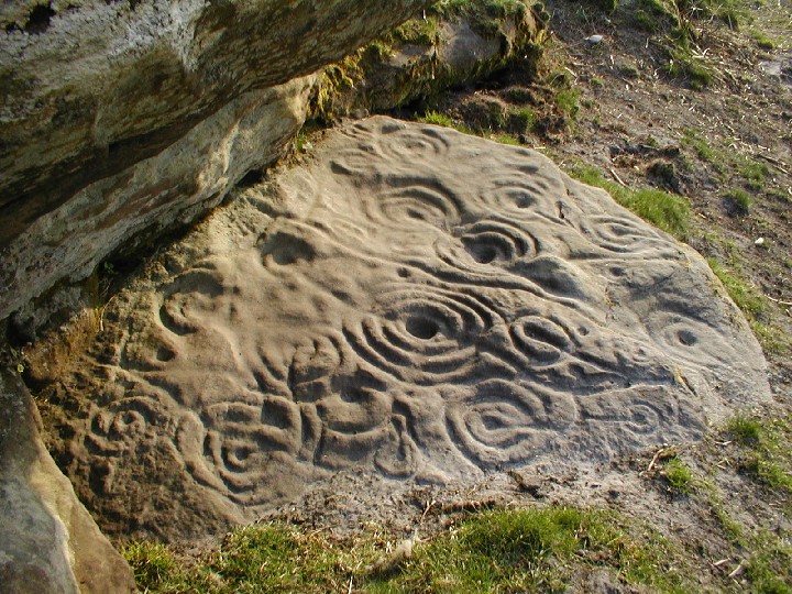 Kettley Crag (Cup and Ring Marks / Rock Art) by pebblesfromheaven