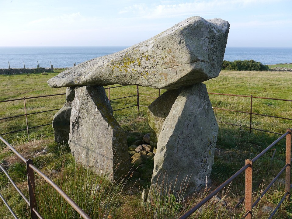 Bachwen Burial Chamber (Chambered Tomb) by Meic
